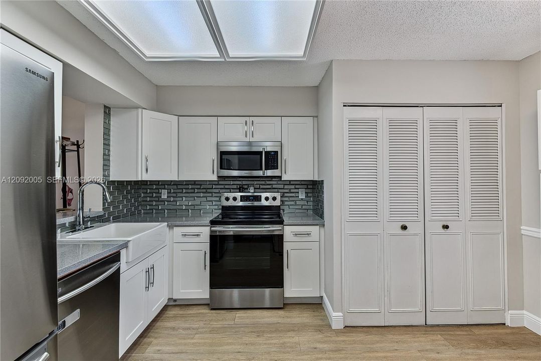 For Sale: $149,000 (2 beds, 2 baths, 1110 Square Feet)