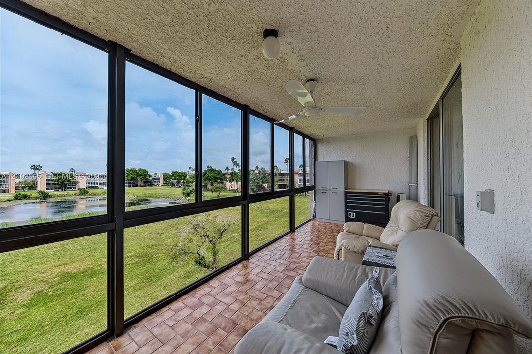 For Sale: $149,000 (2 beds, 2 baths, 1110 Square Feet)