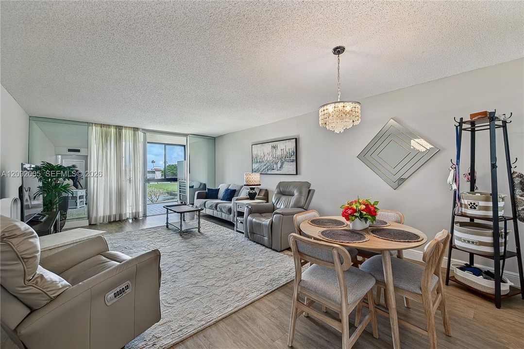 For Sale: $149,000 (2 beds, 2 baths, 1110 Square Feet)