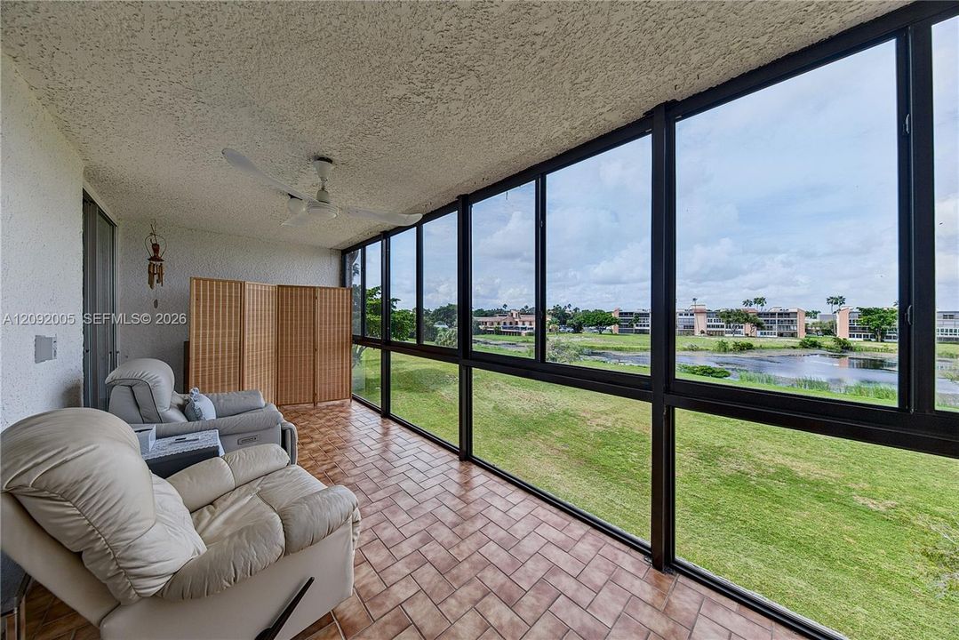 For Sale: $149,000 (2 beds, 2 baths, 1110 Square Feet)