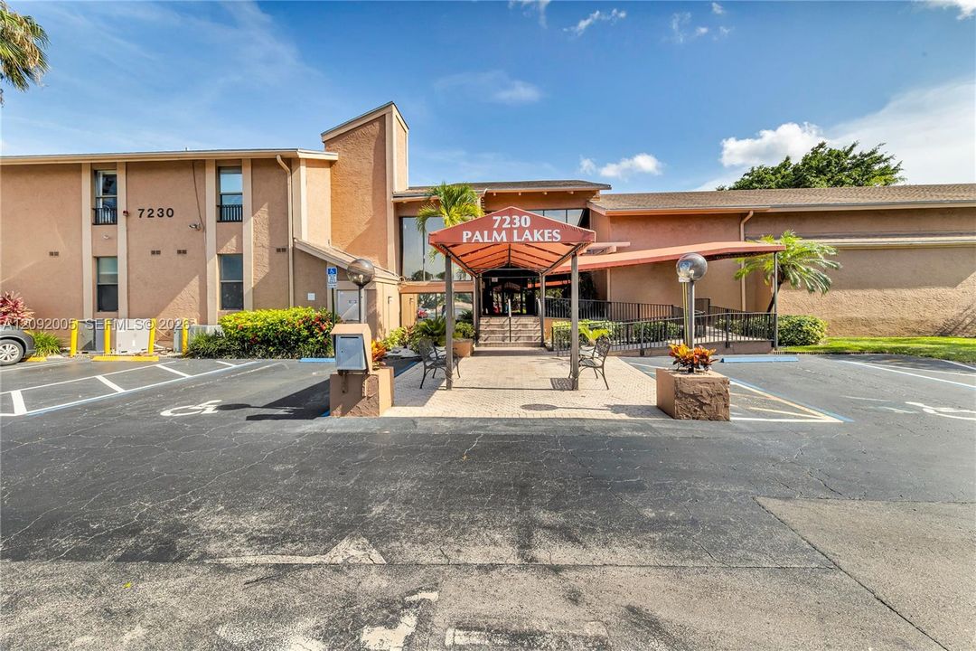 For Sale: $149,000 (2 beds, 2 baths, 1110 Square Feet)
