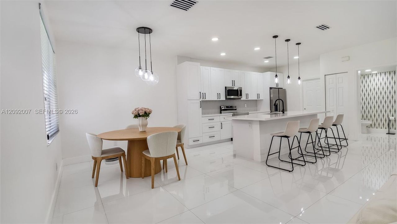 En Renta: $4,450 (3 camas, 2 baños, 1847 Pies cuadrados)