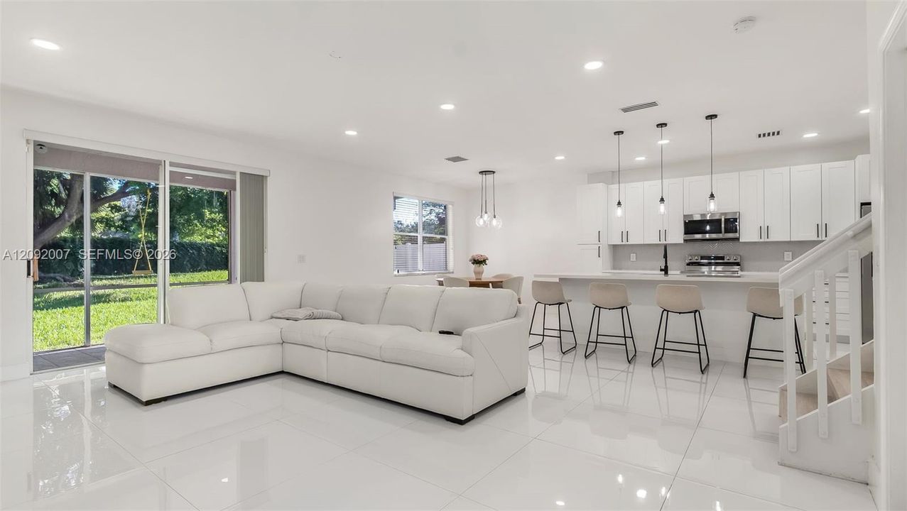 En Renta: $4,450 (3 camas, 2 baños, 1847 Pies cuadrados)