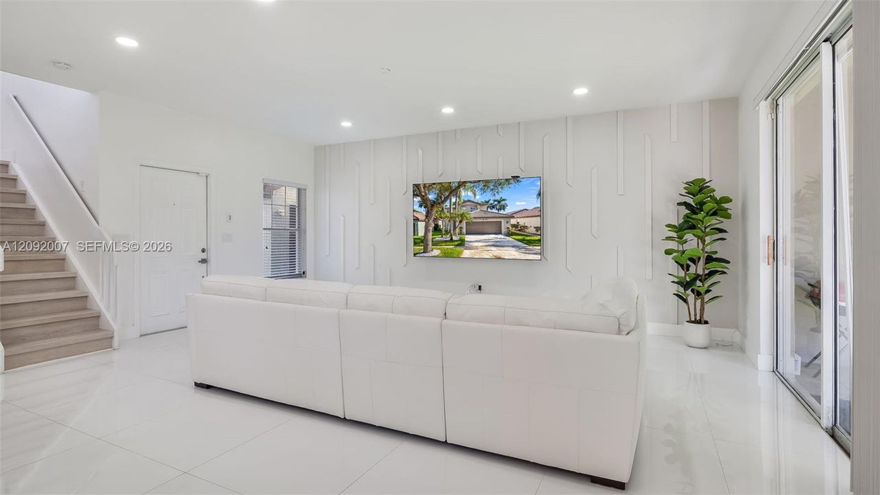 En Renta: $4,450 (3 camas, 2 baños, 1847 Pies cuadrados)