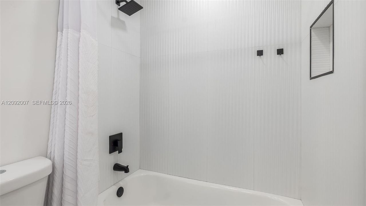 En Renta: $4,450 (3 camas, 2 baños, 1847 Pies cuadrados)