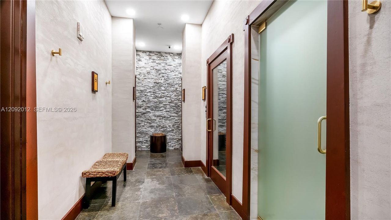 В аренду: $4,500 (1 спален, 1 ванн, 883 Квадратных фут)