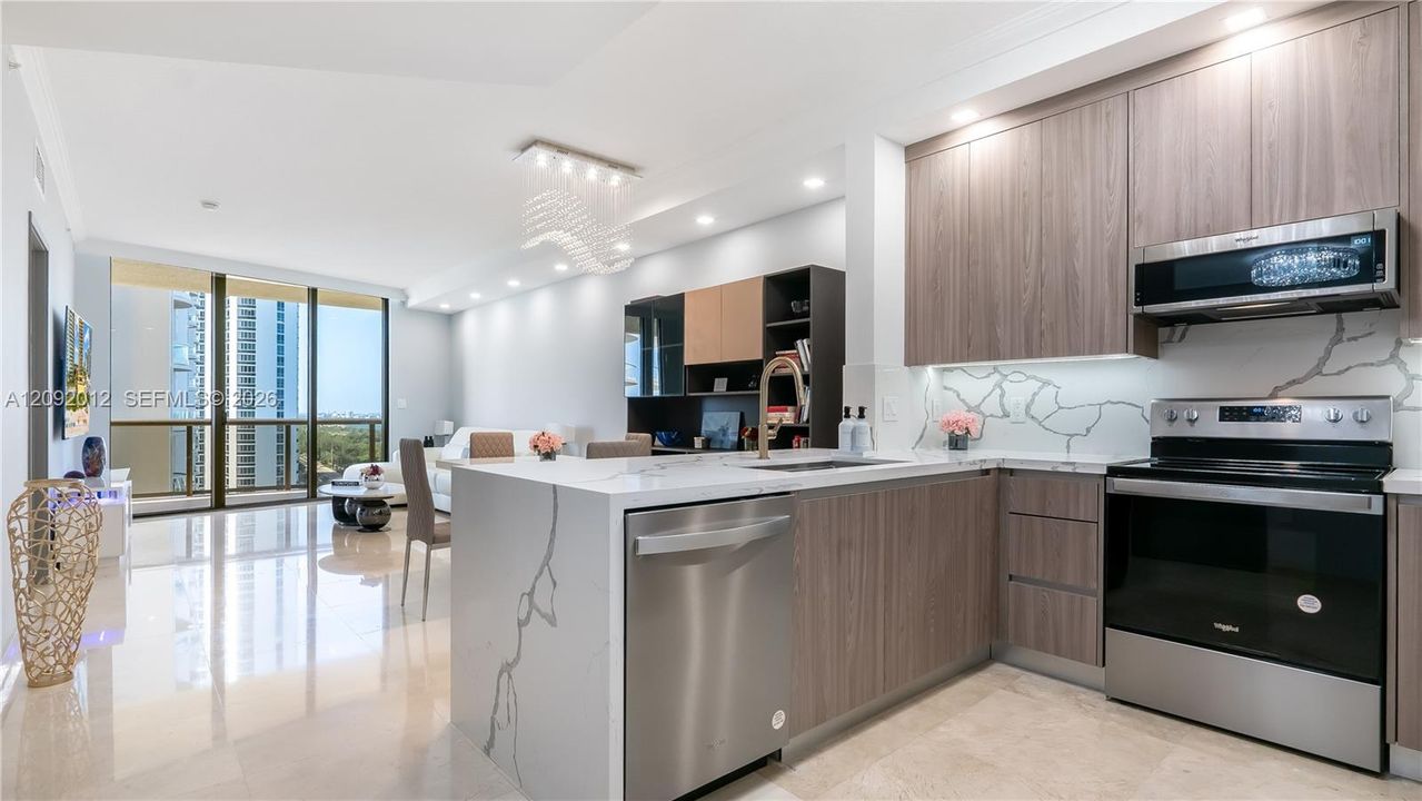 В аренду: $4,500 (1 спален, 1 ванн, 883 Квадратных фут)