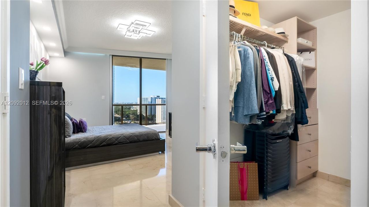 В аренду: $4,500 (1 спален, 1 ванн, 883 Квадратных фут)