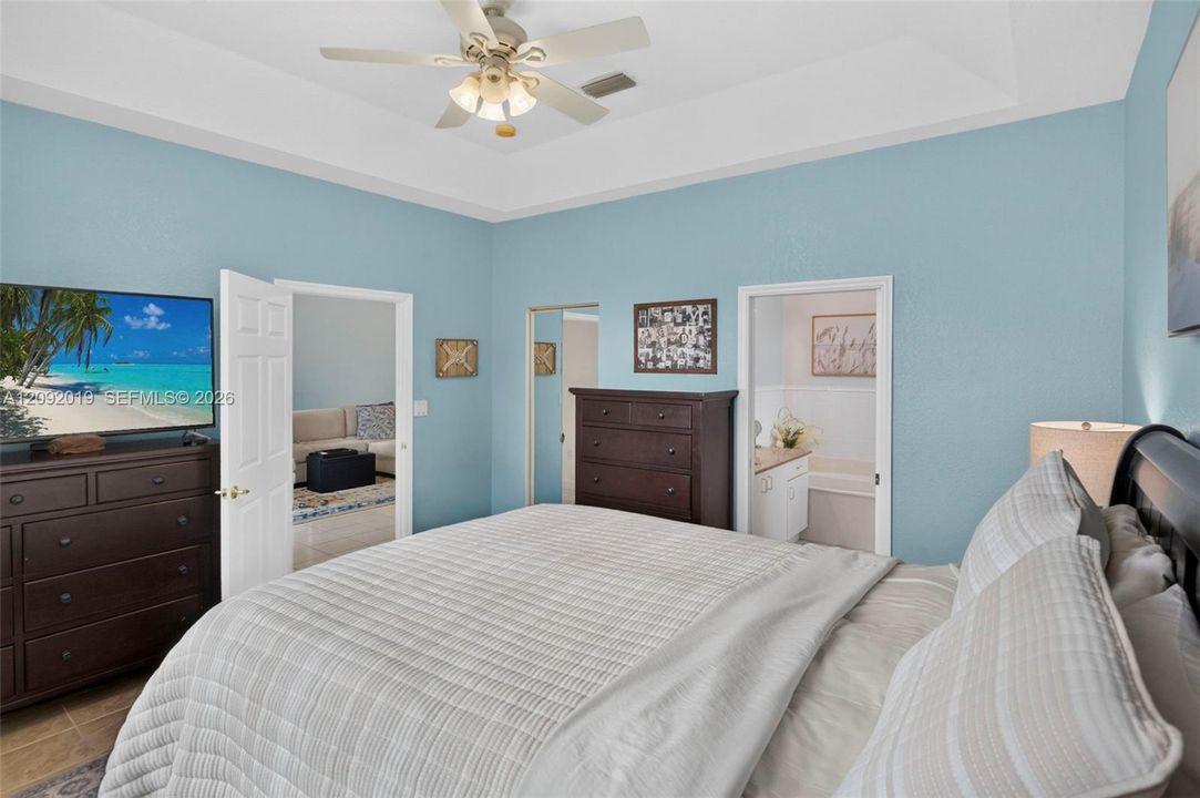 For Sale: $464,900 (3 beds, 2 baths, 1434 Square Feet)
