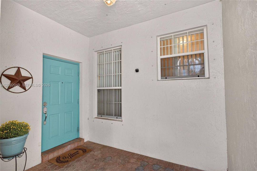 For Sale: $464,900 (3 beds, 2 baths, 1434 Square Feet)