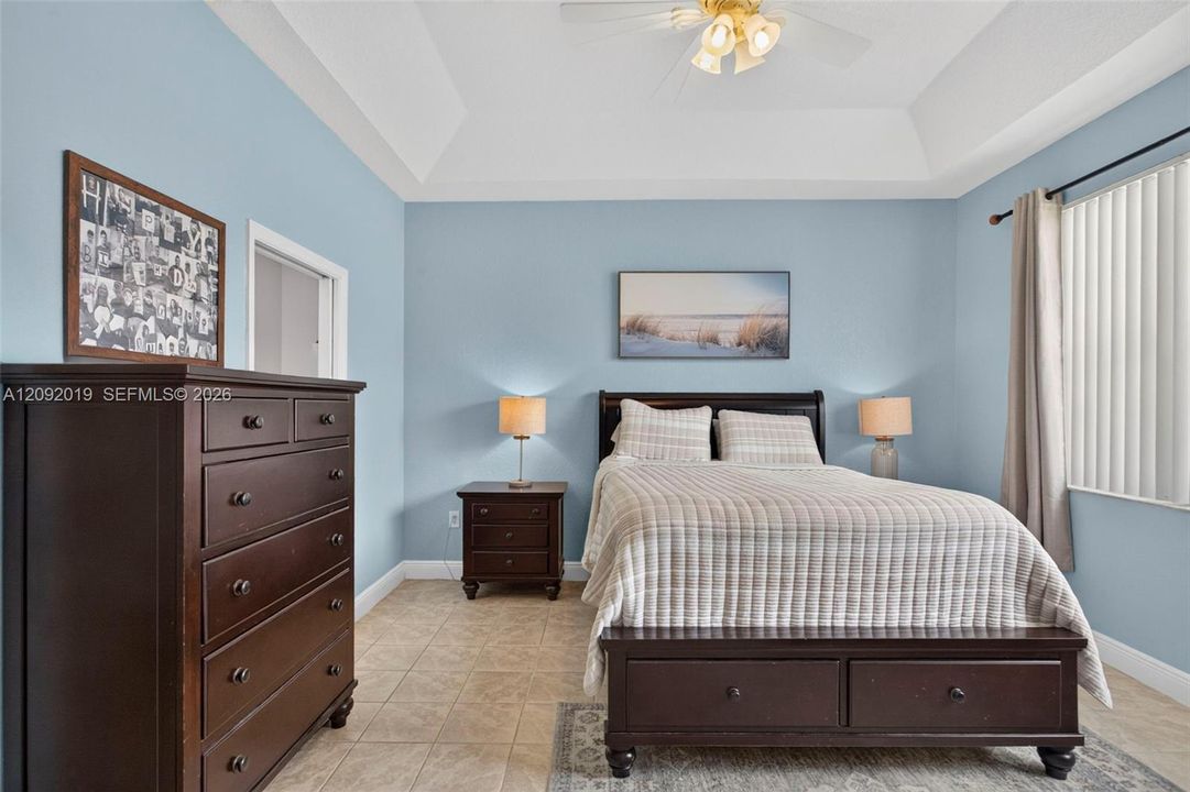 For Sale: $464,900 (3 beds, 2 baths, 1434 Square Feet)