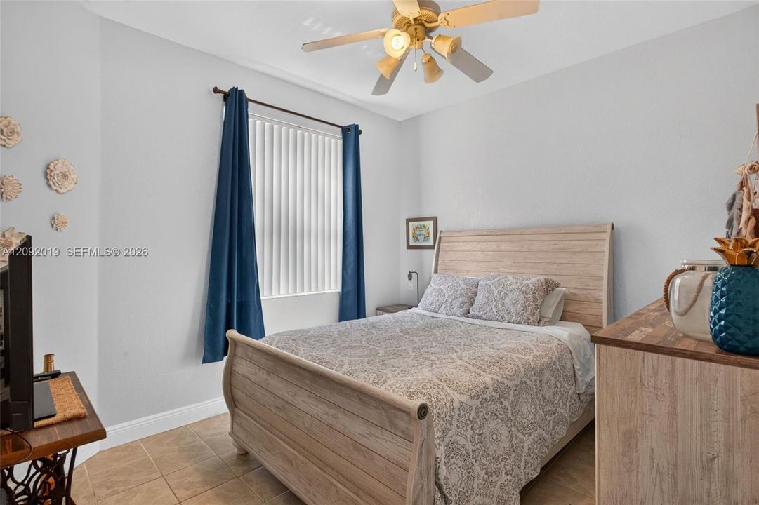 For Sale: $464,900 (3 beds, 2 baths, 1434 Square Feet)