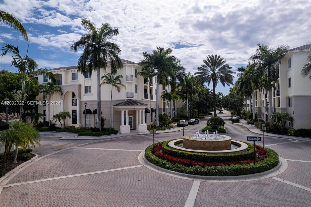 For Rent: $3,200 (3 beds, 2 baths, 1367 Square Feet)
