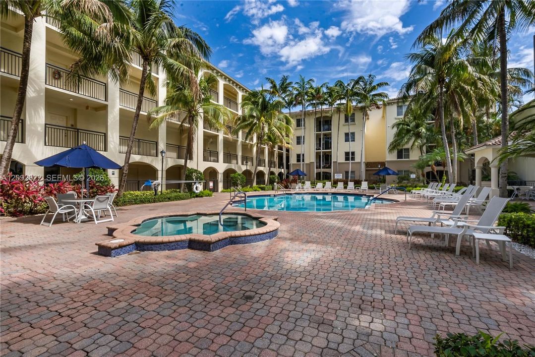 For Rent: $3,200 (3 beds, 2 baths, 1367 Square Feet)