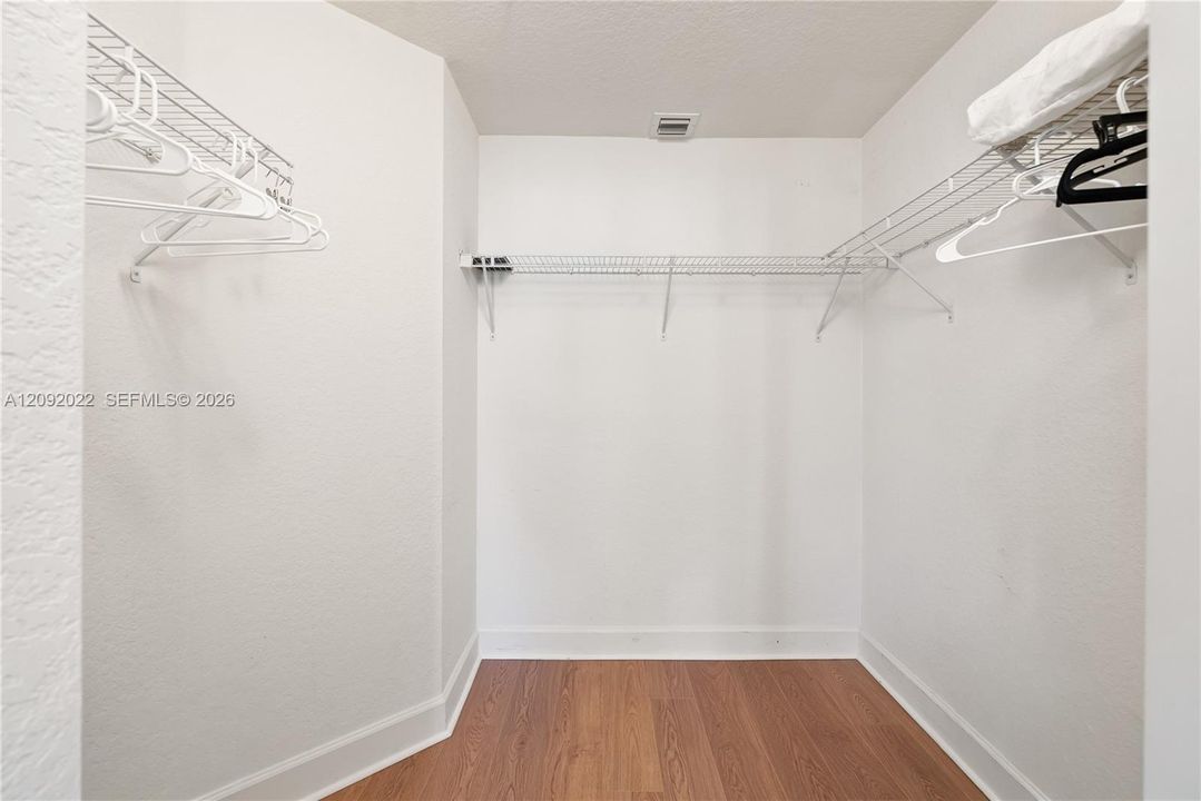 For Rent: $3,200 (3 beds, 2 baths, 1367 Square Feet)
