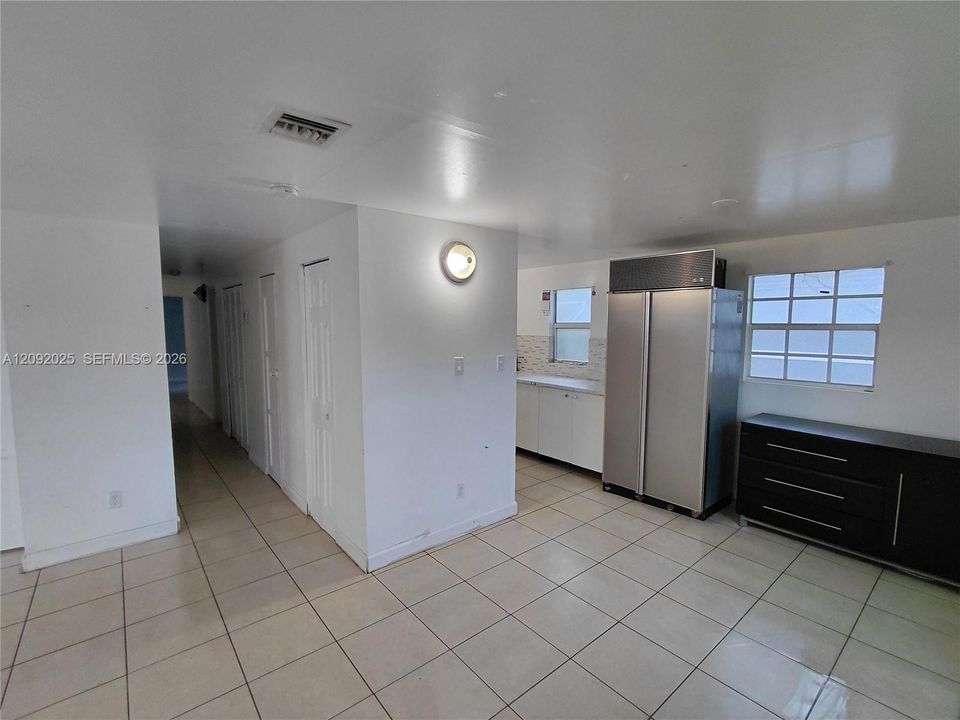 For Rent: $2,500 (3 beds, 2 baths, 1175 Square Feet)