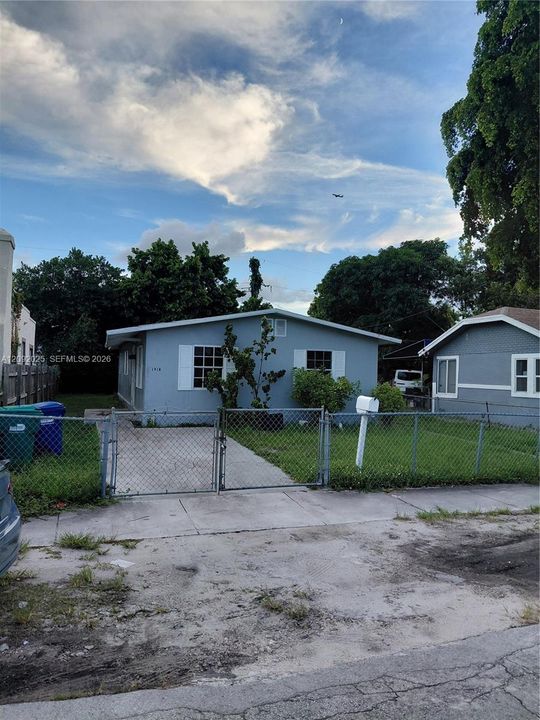 For Rent: $2,500 (3 beds, 2 baths, 1175 Square Feet)
