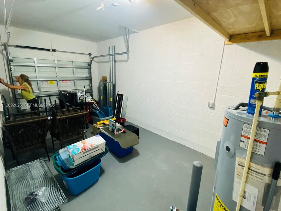 For Rent: $3,090 (3 beds, 2 baths, 1560 Square Feet)