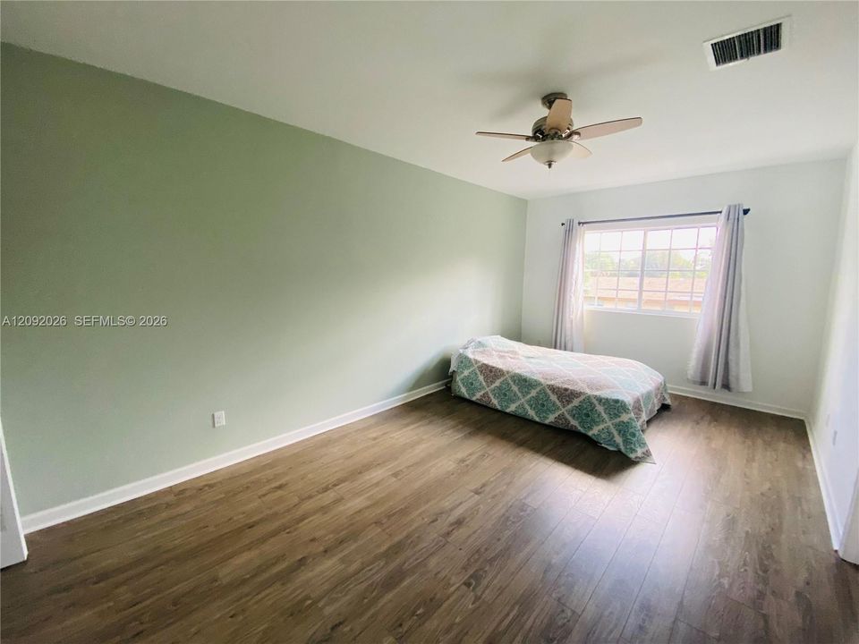 For Rent: $3,090 (3 beds, 2 baths, 1560 Square Feet)