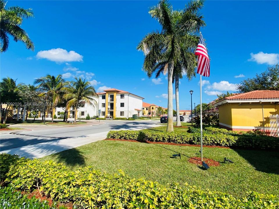 For Rent: $3,090 (3 beds, 2 baths, 1560 Square Feet)