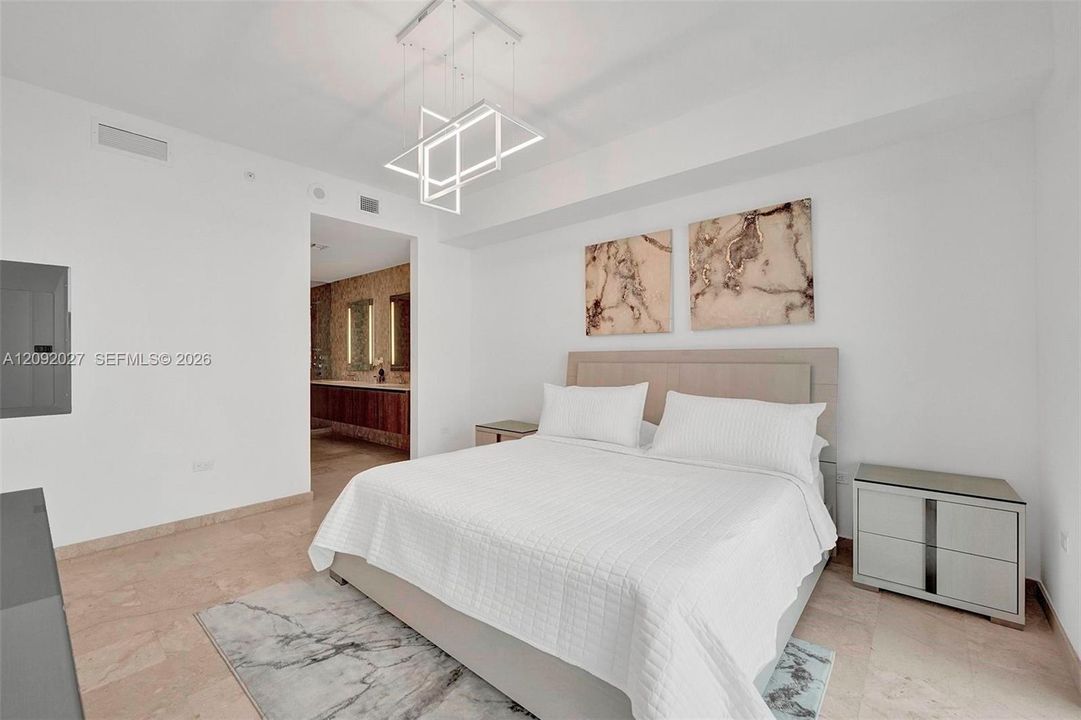 На продажу: $999,000 (2 спален, 2 ванн, 1370 Квадратных фут)