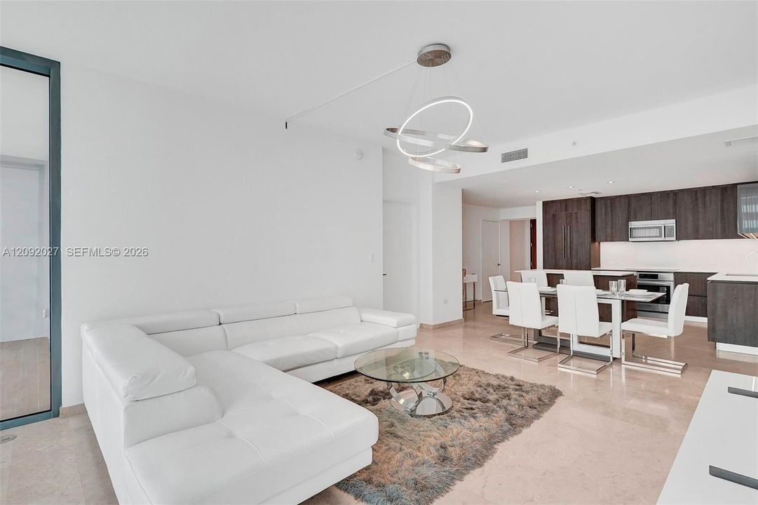 На продажу: $999,000 (2 спален, 2 ванн, 1370 Квадратных фут)