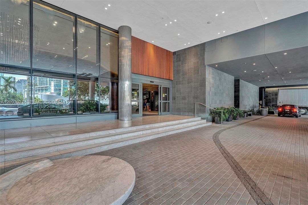 На продажу: $999,000 (2 спален, 2 ванн, 1370 Квадратных фут)