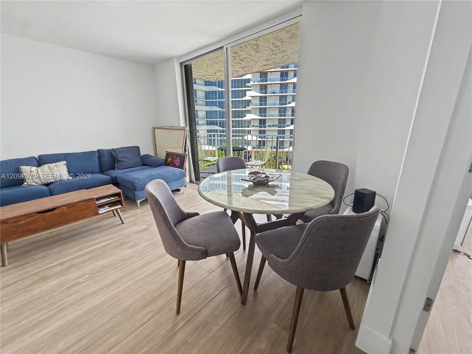 En Venta: $350,000 (1 camas, 1 baños, 980 Pies cuadrados)