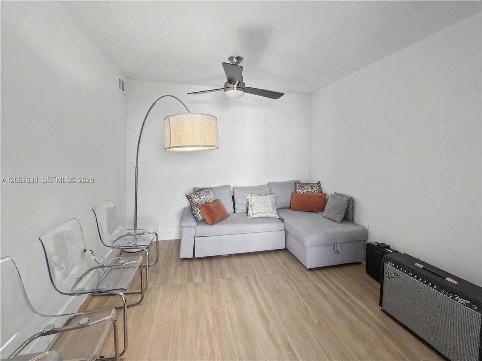 En Venta: $350,000 (1 camas, 1 baños, 980 Pies cuadrados)