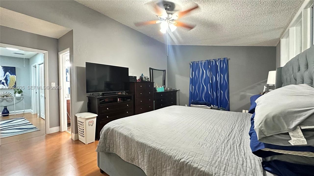 For Sale: $444,900 (3 beds, 3 baths, 1868 Square Feet)