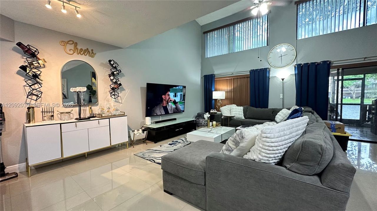 For Sale: $444,900 (3 beds, 3 baths, 1868 Square Feet)