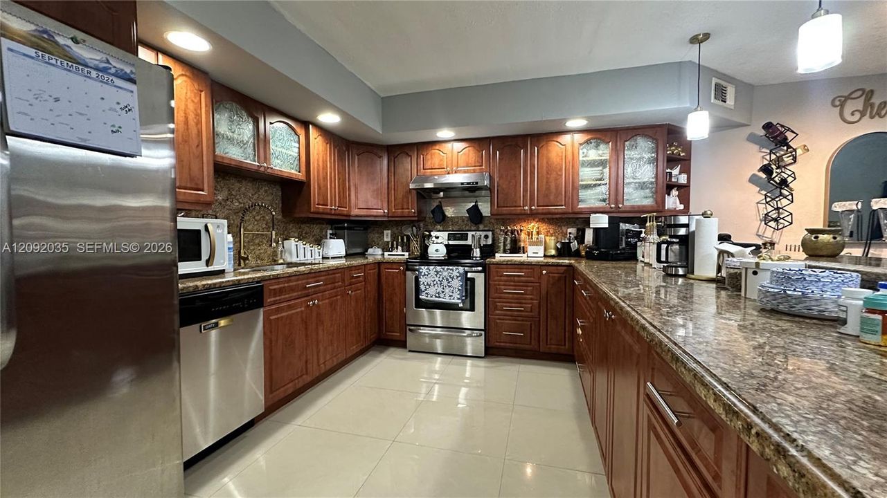 For Sale: $444,900 (3 beds, 3 baths, 1868 Square Feet)