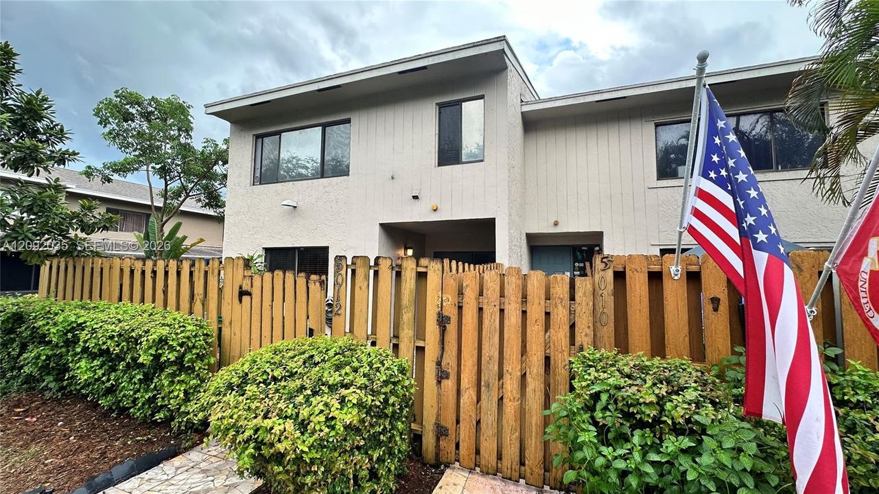 For Sale: $444,900 (3 beds, 3 baths, 1868 Square Feet)