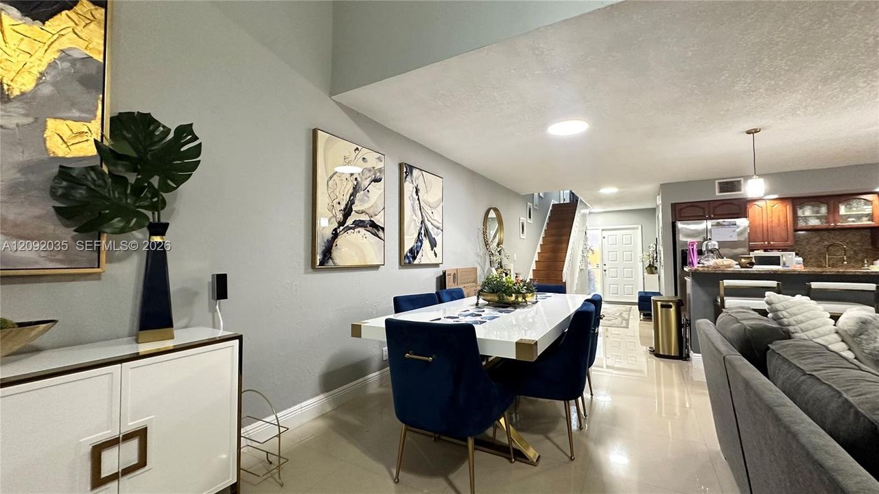 For Sale: $444,900 (3 beds, 3 baths, 1868 Square Feet)