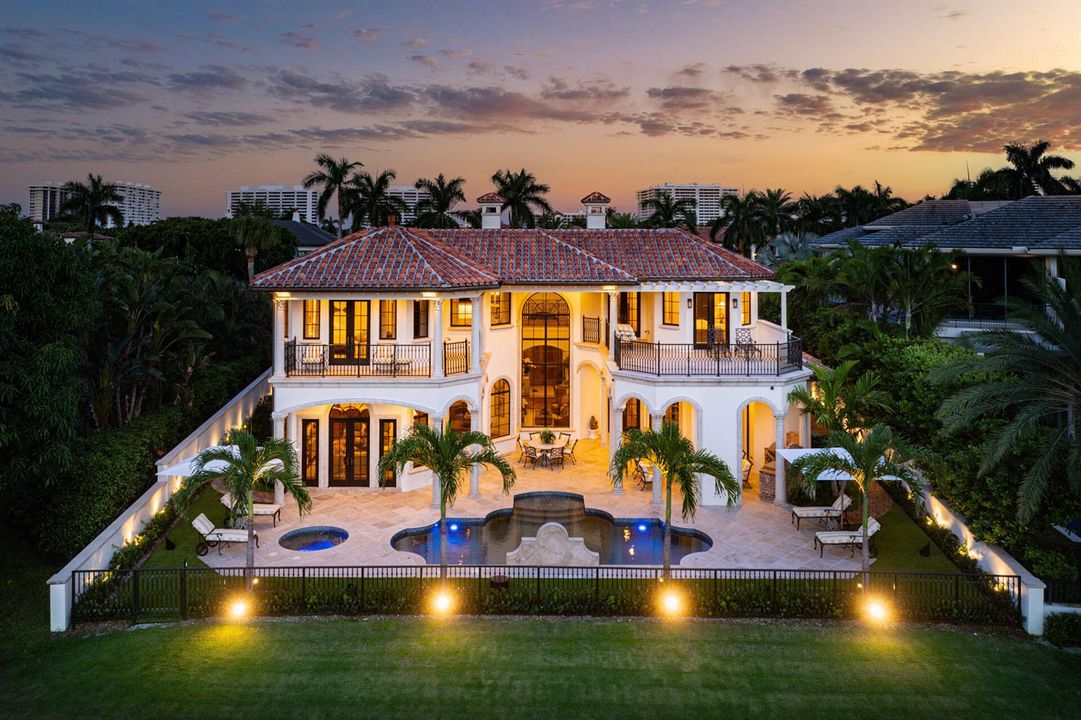 2055_Royal_Palm_Way_Dusk_18