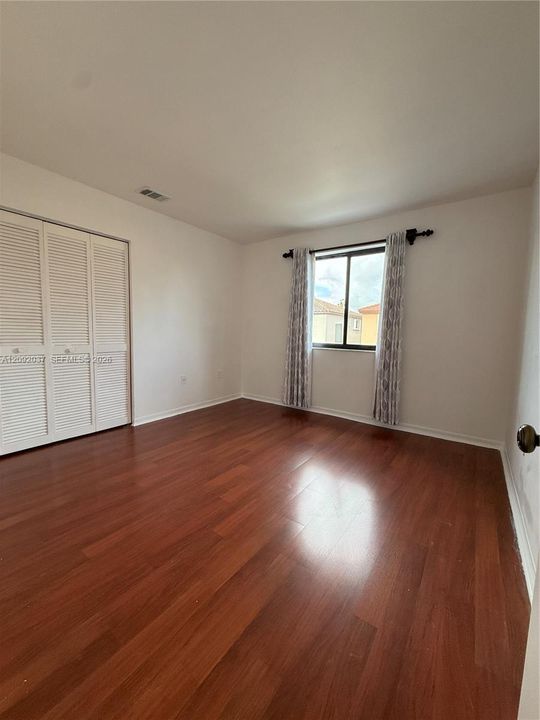 En Renta: $4,600 (4 camas, 2 baños, 2286 Pies cuadrados)