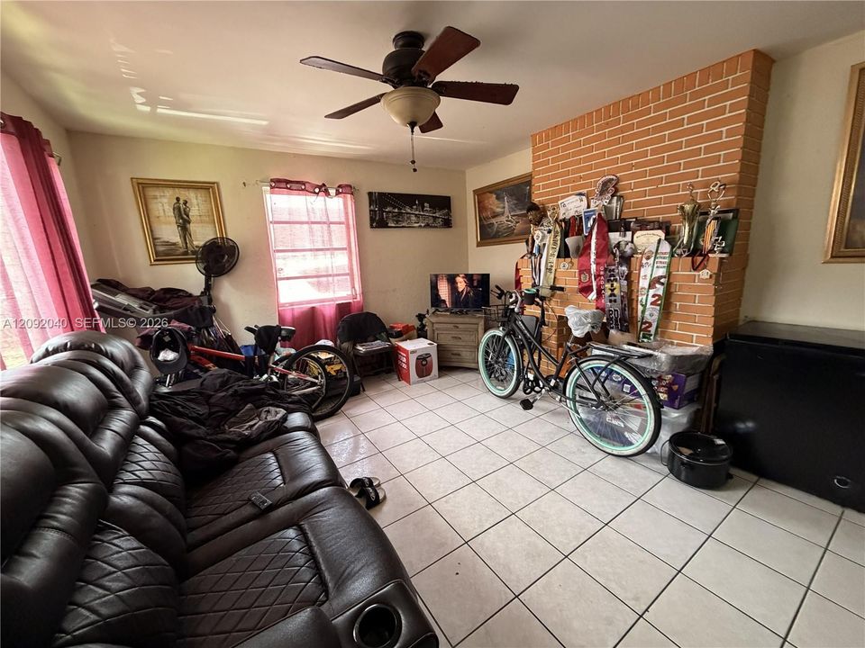 En Venta: $457,595 (3 camas, 3 baños, 1092 Pies cuadrados)