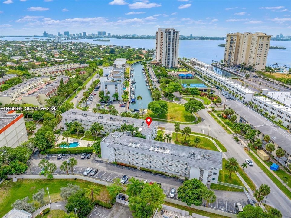 На продажу: $245,000 (1 спален, 1 ванн, 880 Квадратных фут)