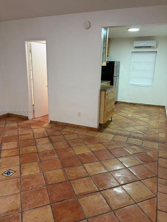 В аренду: $1,600 (0 спален, 1 ванн, 360 Квадратных фут)