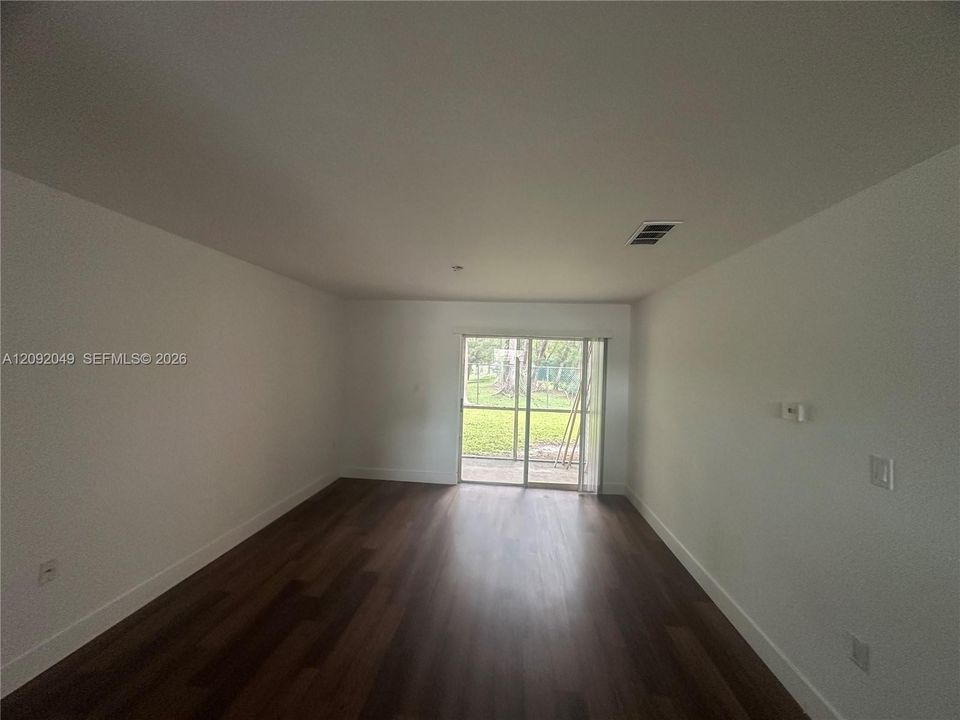 В аренду: $2,300 (2 спален, 2 ванн, 1000 Квадратных фут)