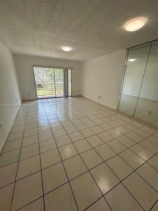 На продажу: $125,000 (2 спален, 1 ванн, 878 Квадратных фут)