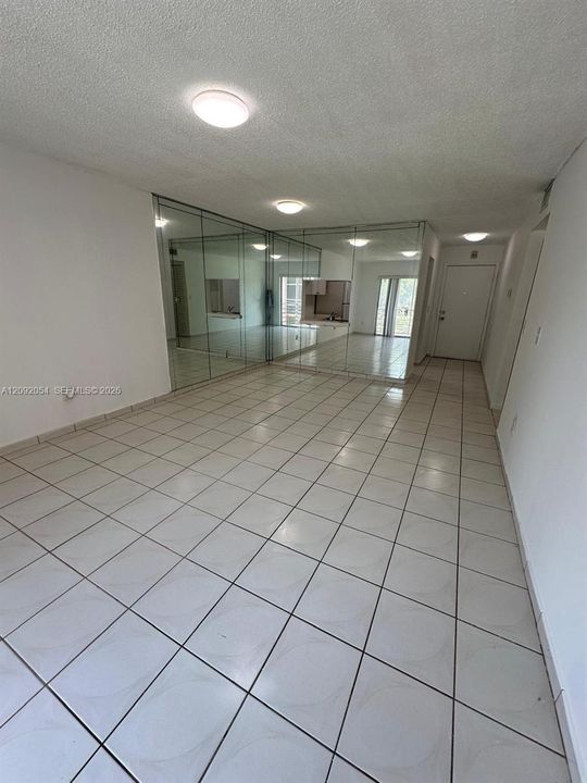 На продажу: $125,000 (2 спален, 1 ванн, 878 Квадратных фут)