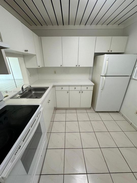 На продажу: $125,000 (2 спален, 1 ванн, 878 Квадратных фут)