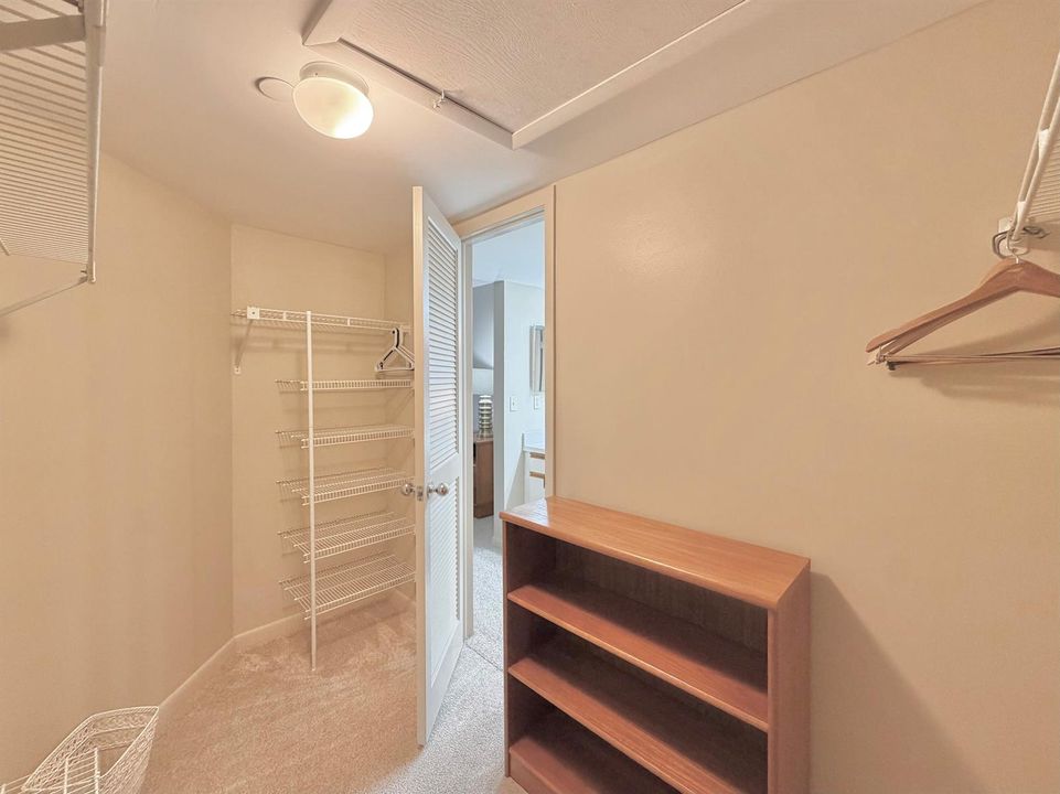 Walk-in Closet