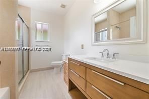 На продажу: $449,999 (4 спален, 2 ванн, 1814 Квадратных фут)