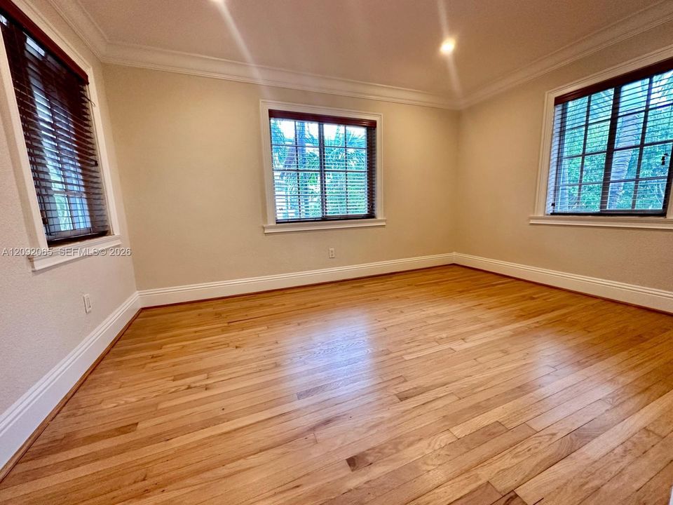 For Rent: $3,600 (2 beds, 2 baths, 1080 Square Feet)