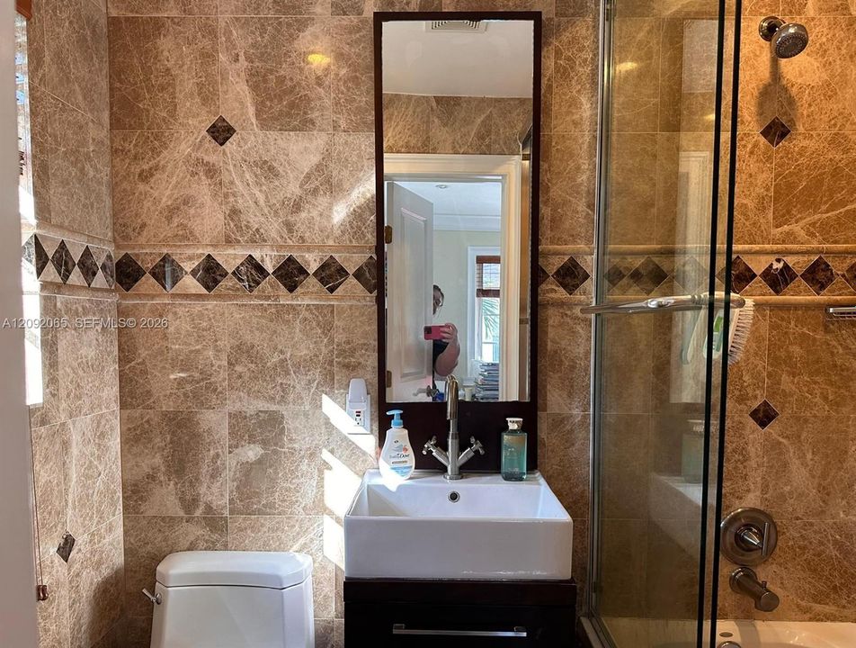 For Rent: $3,600 (2 beds, 2 baths, 1080 Square Feet)