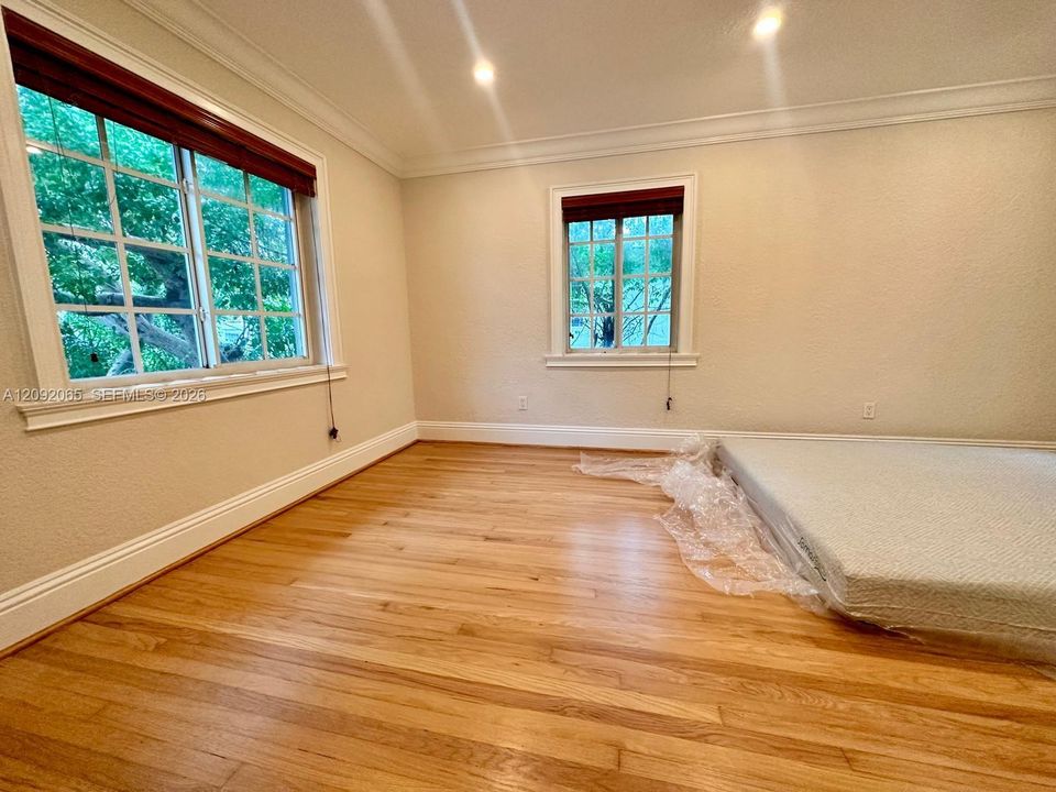 For Rent: $3,600 (2 beds, 2 baths, 1080 Square Feet)
