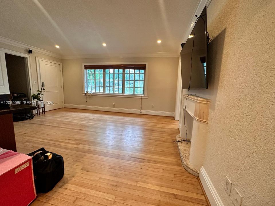 For Rent: $3,600 (2 beds, 2 baths, 1080 Square Feet)