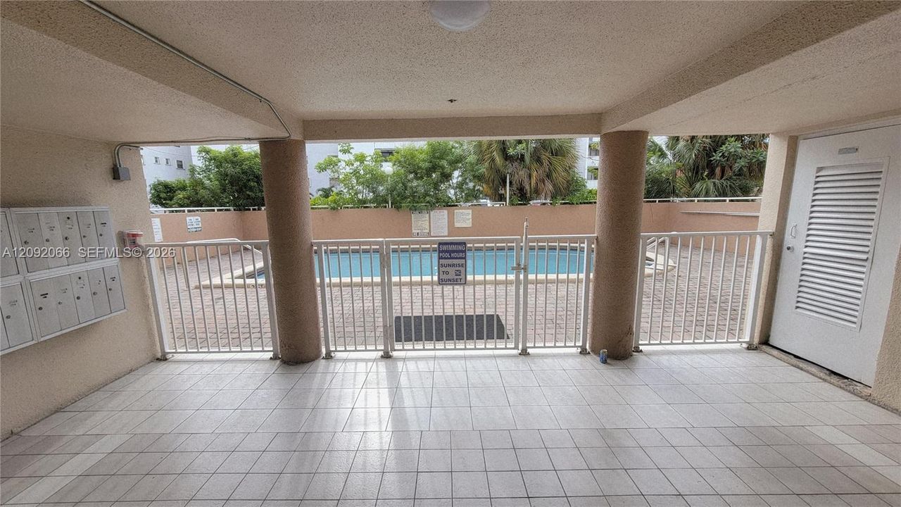 For Rent: $2,200 (1 beds, 1 baths, 720 Square Feet)